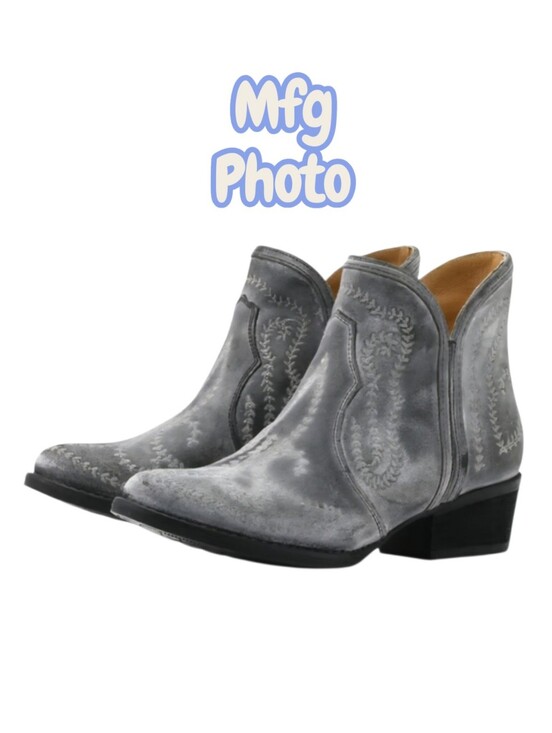 Sterling River Shoes - NWOT Sterling River Distressed Boots, Womens 6.5